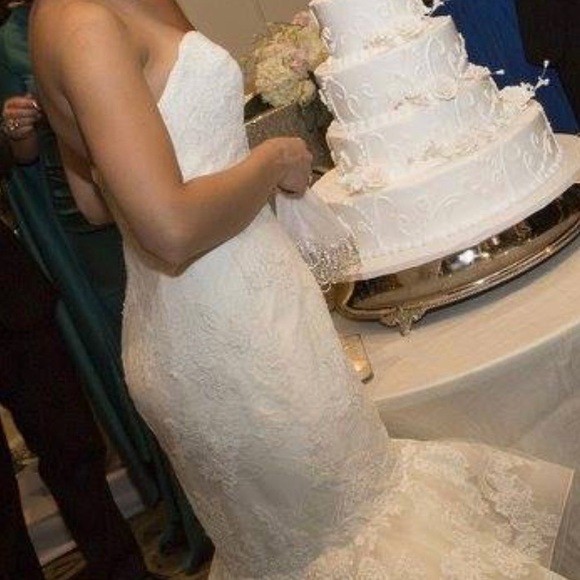 mermaid style wedding dress - Picture 3 of 4